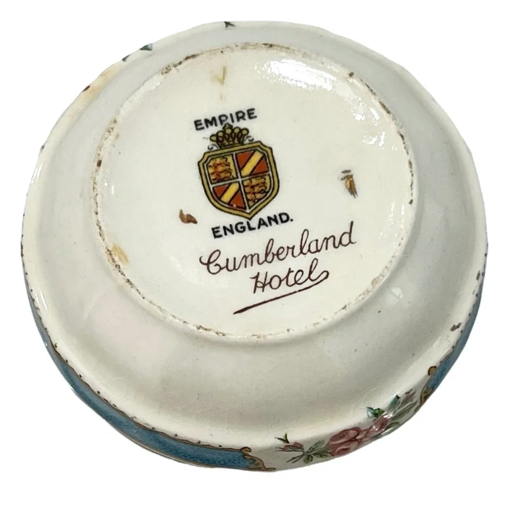 VINTAGE EMPIRE ENGLAND CUMBERLAND HOTEL WHITE, GOLD, BLUE & FLORAL CHINA ASHTRAY